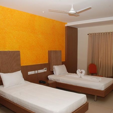 Hotel Pla Amrith Inn Tiruchirappalli エクステリア 写真