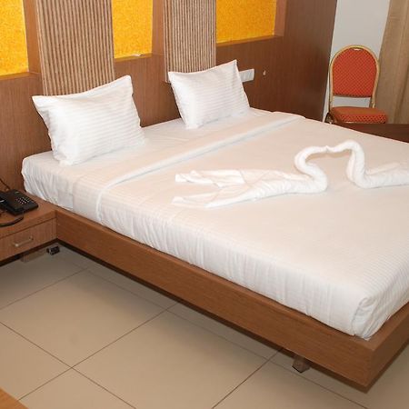 Hotel Pla Amrith Inn Tiruchirappalli エクステリア 写真