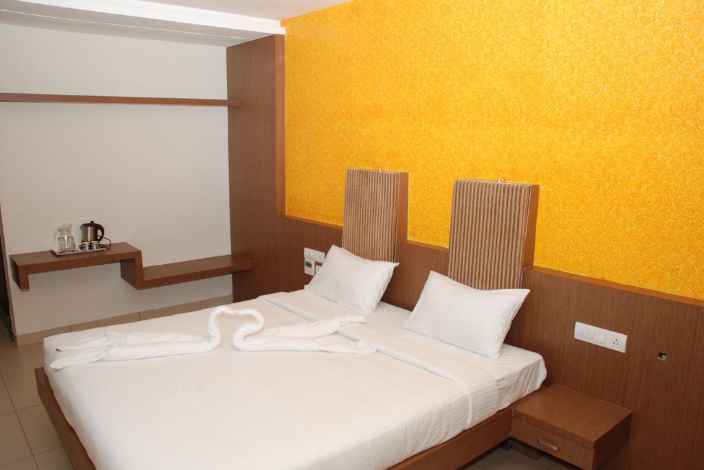Hotel Pla Amrith Inn Tiruchirappalli エクステリア 写真