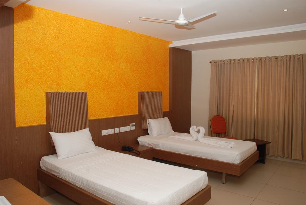 Hotel Pla Amrith Inn Tiruchirappalli エクステリア 写真