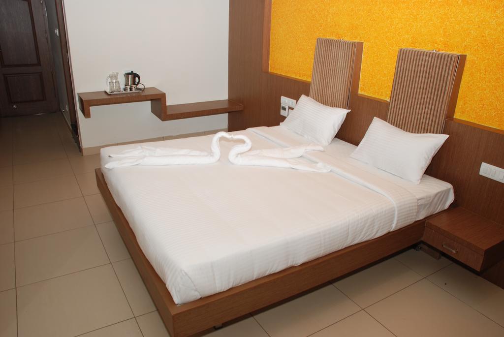 Hotel Pla Amrith Inn Tiruchirappalli エクステリア 写真