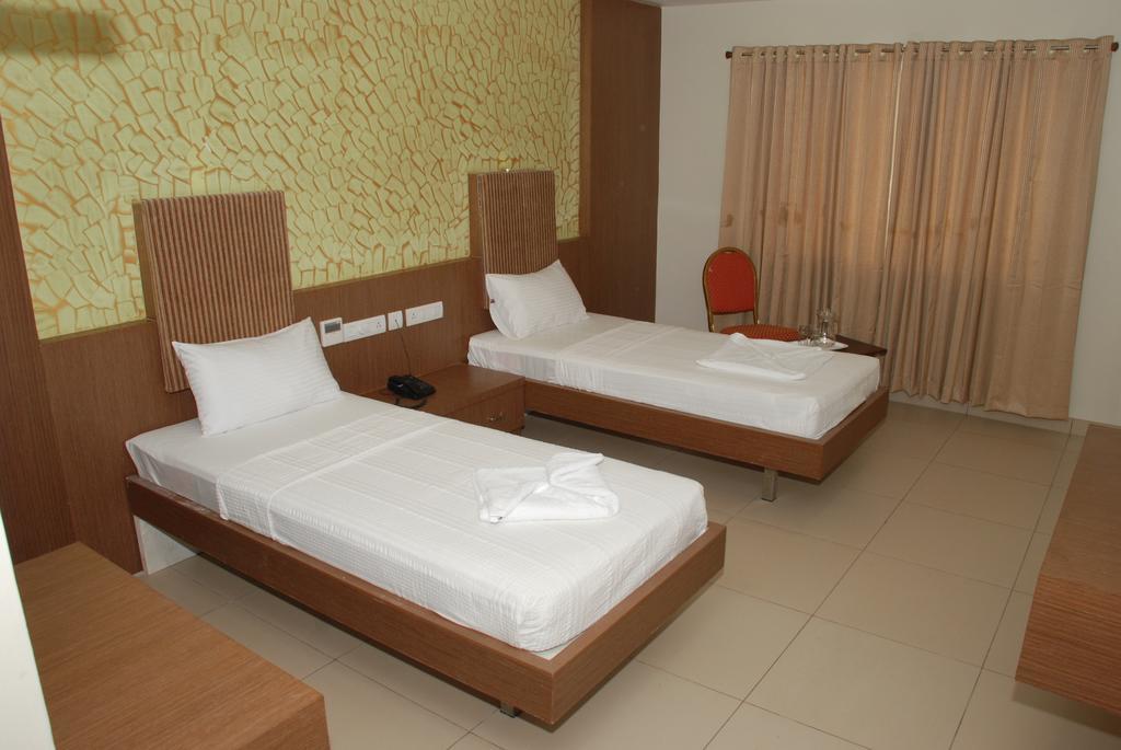 Hotel Pla Amrith Inn Tiruchirappalli エクステリア 写真