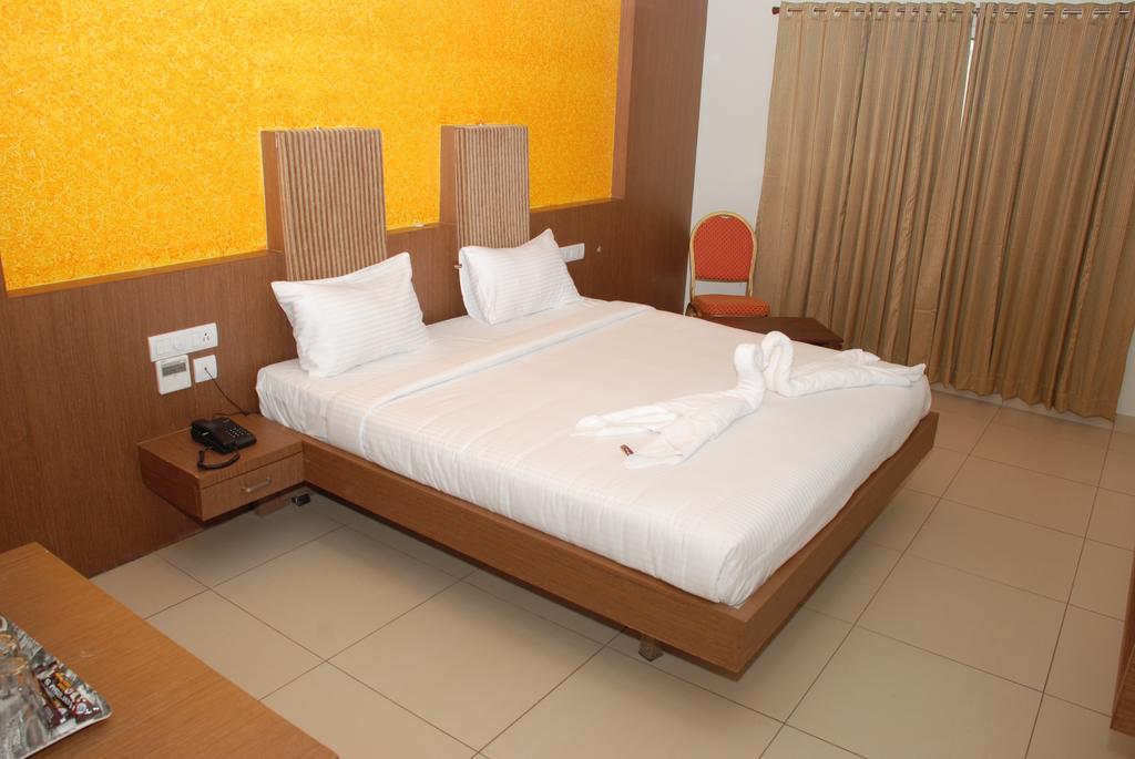 Hotel Pla Amrith Inn Tiruchirappalli エクステリア 写真