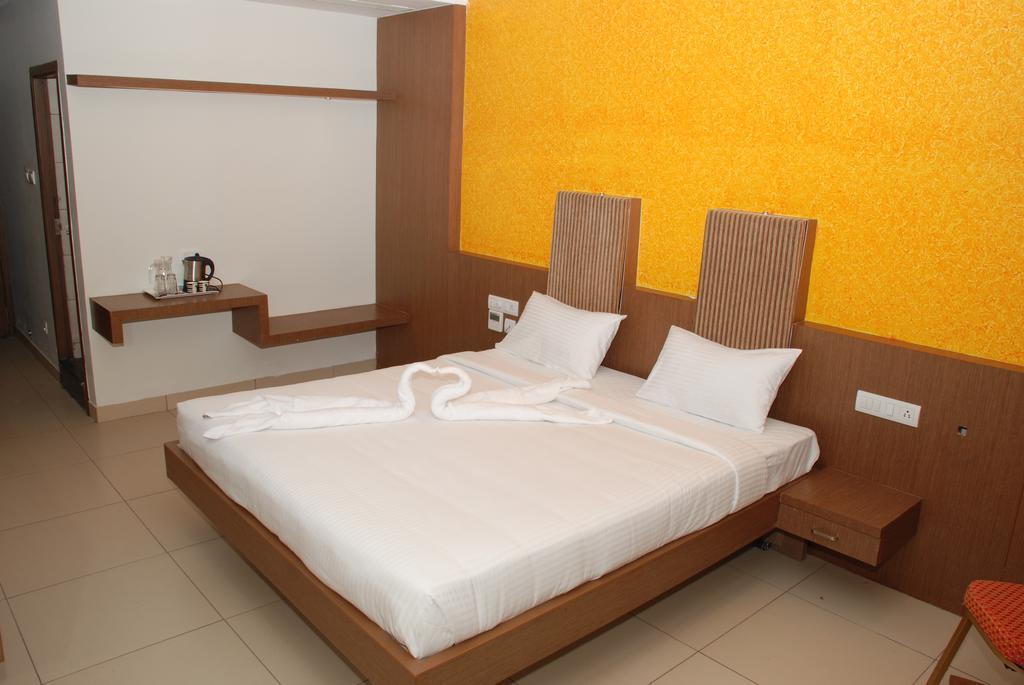 Hotel Pla Amrith Inn Tiruchirappalli エクステリア 写真