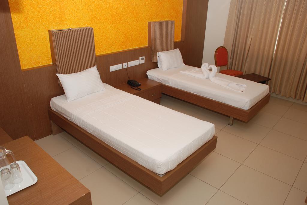 Hotel Pla Amrith Inn Tiruchirappalli エクステリア 写真