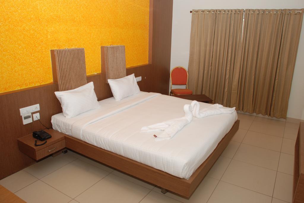 Hotel Pla Amrith Inn Tiruchirappalli エクステリア 写真